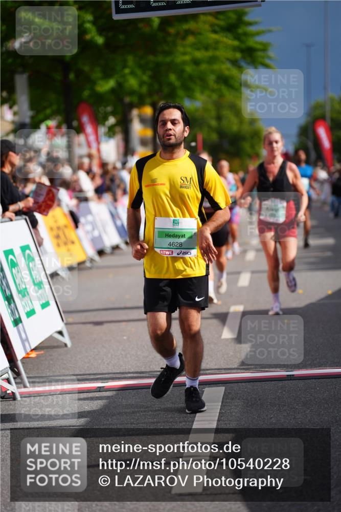 20.09.2026 - PSD Bank Halbmarathon LAZAROV Photography http://msf.ph/oto/10540228 20.09.2026 12:23:30 Ziel 1324, 2384, 3807, 4628, 4667 meine-sportfotos.de
