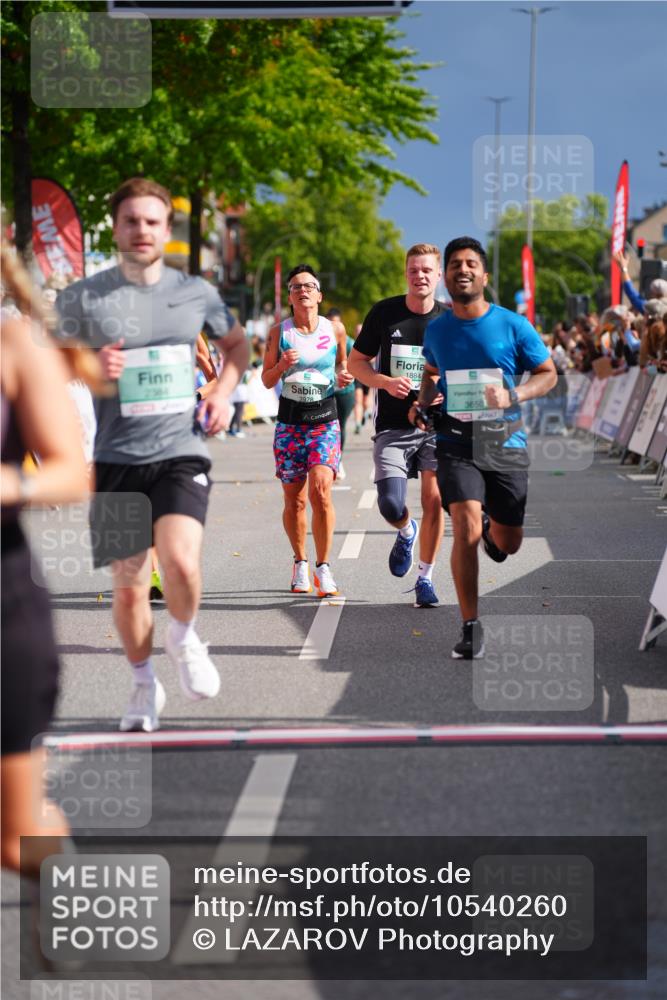 20.09.2026 - PSD Bank Halbmarathon LAZAROV Photography http://msf.ph/oto/10540260 20.09.2026 12:23:34 Ziel 1324, 1884, 2384, 2624, 3650, 3807, 3978, 4517, 4628, 4667 meine-sportfotos.de