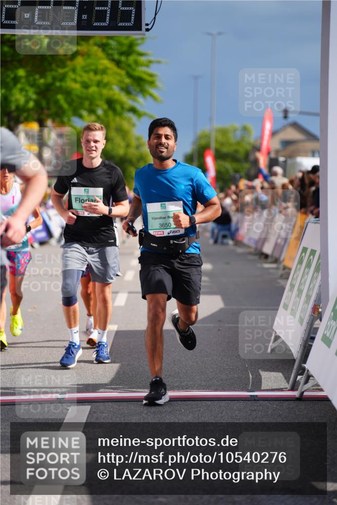 20.09.2026 - PSD Bank Halbmarathon LAZAROV Photography http://msf.ph/oto/10540276 20.09.2026 12:23:34 Ziel 1324, 1884, 2384, 2624, 3650, 3807, 3978, 4517, 4628, 4667 meine-sportfotos.de