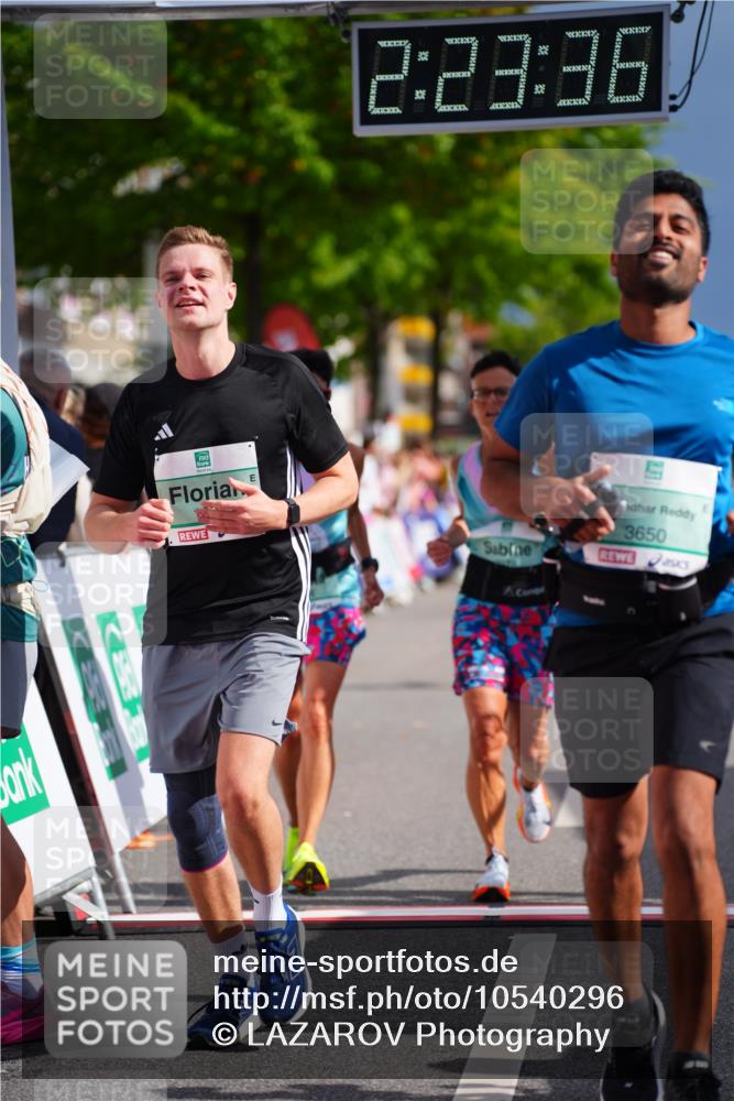 20.09.2026 - PSD Bank Halbmarathon LAZAROV Photography http://msf.ph/oto/10540296 20.09.2026 12:23:35 Ziel 1324, 1884, 2384, 2624, 3650, 3807, 3978, 4517, 4628, 4667 meine-sportfotos.de