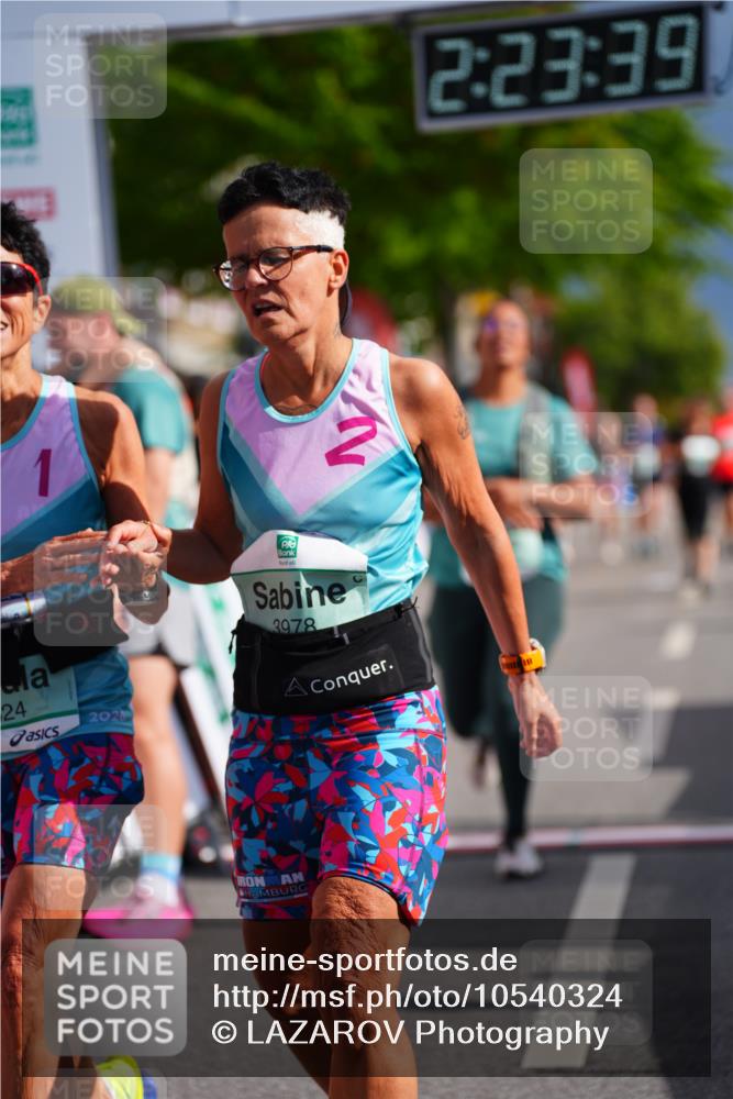 20.09.2026 - PSD Bank Halbmarathon LAZAROV Photography http://msf.ph/oto/10540324 20.09.2026 12:23:38 Ziel 1324, 1884, 2384, 2624, 3650, 3807, 3978, 4517, 4628 meine-sportfotos.de