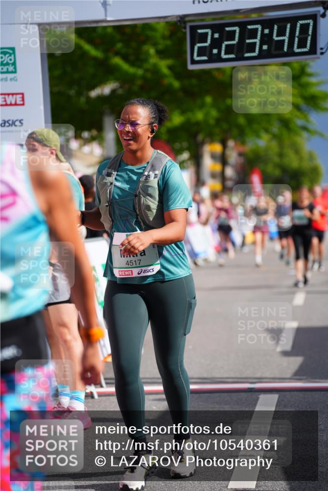 20.09.2026 - PSD Bank Halbmarathon LAZAROV Photography http://msf.ph/oto/10540361 20.09.2026 12:23:39 Ziel 1324, 1884, 2384, 2624, 3650, 3807, 3978, 4517 meine-sportfotos.de