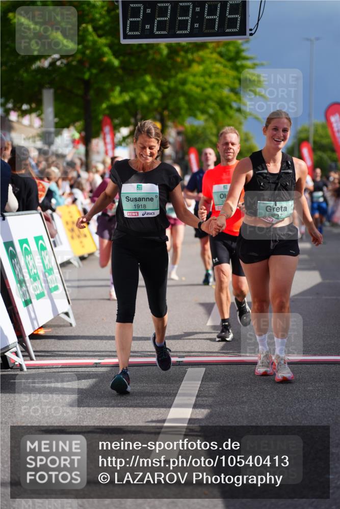 20.09.2026 - PSD Bank Halbmarathon LAZAROV Photography http://msf.ph/oto/10540413 20.09.2026 12:23:44 Ziel 1513, 1917, 1918, 2414, 2483, 2624, 3595, 3978, 4517 meine-sportfotos.de