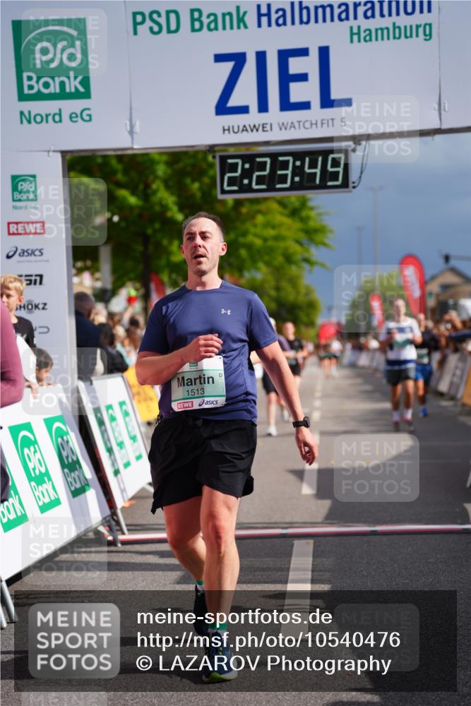 20.09.2026 - PSD Bank Halbmarathon LAZAROV Photography http://msf.ph/oto/10540476 20.09.2026 12:23:49 Ziel 1513, 1917, 1918, 1987, 2257, 2414, 2483, 2897, 3595 meine-sportfotos.de