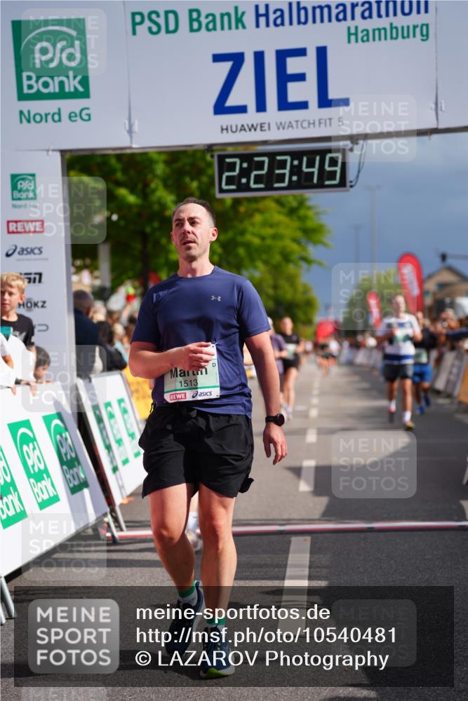 20.09.2026 - PSD Bank Halbmarathon LAZAROV Photography http://msf.ph/oto/10540481 20.09.2026 12:23:49 Ziel 1513, 1917, 1918, 1987, 2257, 2414, 2483, 2897, 3595 meine-sportfotos.de