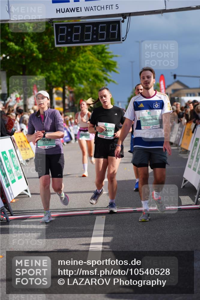20.09.2026 - PSD Bank Halbmarathon LAZAROV Photography http://msf.ph/oto/10540528 20.09.2026 12:23:53 Ziel 1136, 1513, 1987, 2150, 2257, 2414, 2483, 2897, 3595 meine-sportfotos.de