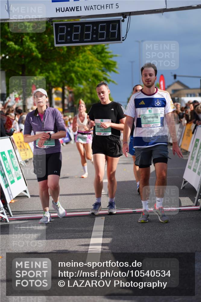 20.09.2026 - PSD Bank Halbmarathon LAZAROV Photography http://msf.ph/oto/10540534 20.09.2026 12:23:53 Ziel 1136, 1513, 1987, 2150, 2257, 2414, 2483, 2897, 3595 meine-sportfotos.de