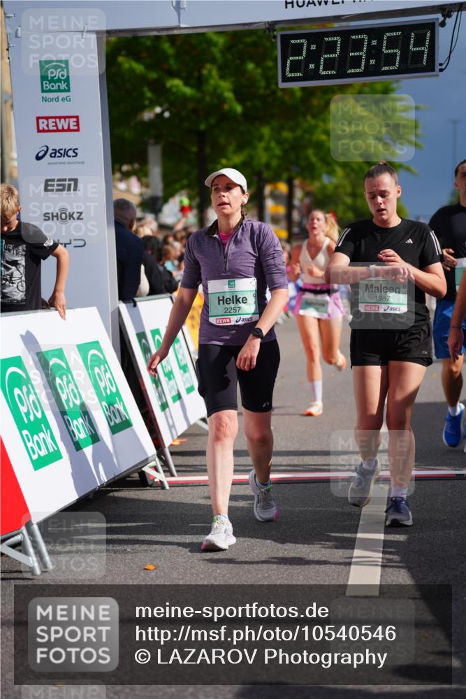 20.09.2026 - PSD Bank Halbmarathon LAZAROV Photography http://msf.ph/oto/10540546 20.09.2026 12:23:54 Ziel 1136, 1513, 1987, 2150, 2257, 2414, 2483, 2897 meine-sportfotos.de