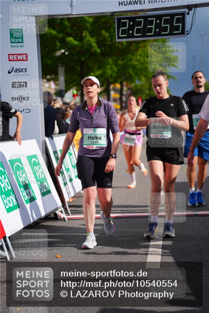 20.09.2026 - PSD Bank Halbmarathon LAZAROV Photography http://msf.ph/oto/10540554 20.09.2026 12:23:54 Ziel 1136, 1513, 1987, 2150, 2257, 2414, 2483, 2897 meine-sportfotos.de