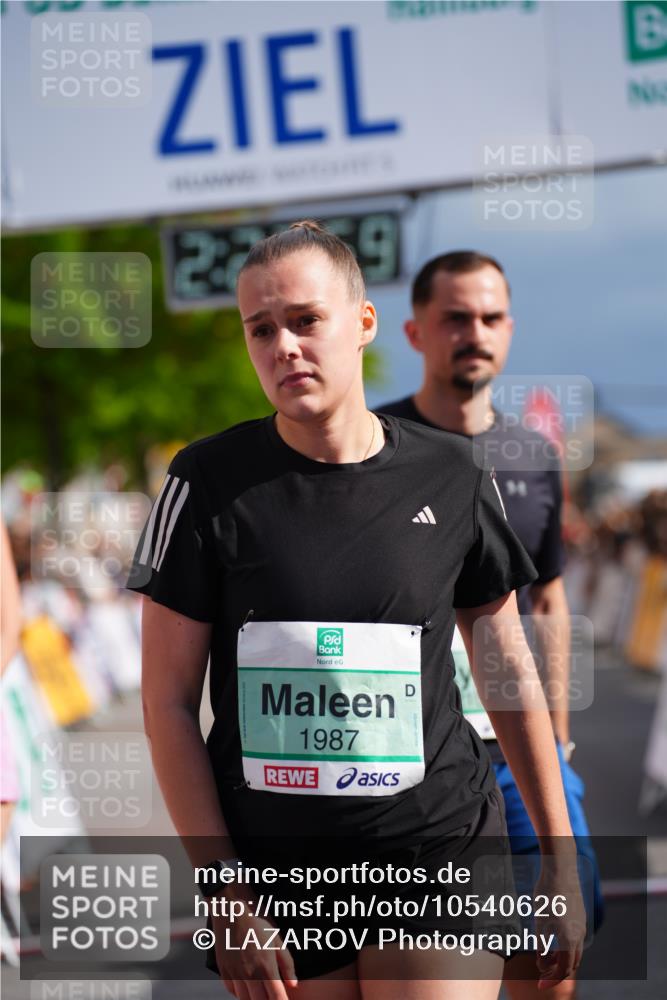 20.09.2026 - PSD Bank Halbmarathon LAZAROV Photography http://msf.ph/oto/10540626 20.09.2026 12:23:59 Ziel 1136, 1913, 1987, 2150, 2257, 2897, 3534, 3830 meine-sportfotos.de