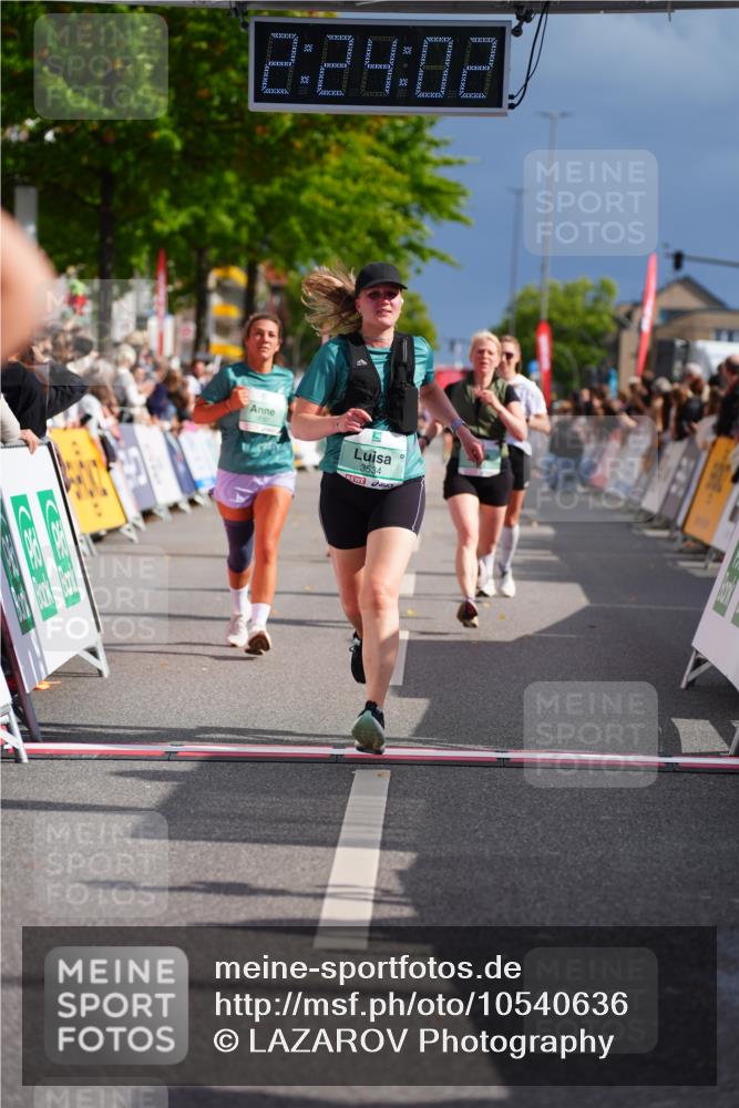 20.09.2026 - PSD Bank Halbmarathon LAZAROV Photography http://msf.ph/oto/10540636 20.09.2026 12:24:02 Ziel 1136, 1811, 1913, 2150, 2889, 3534, 3830 meine-sportfotos.de