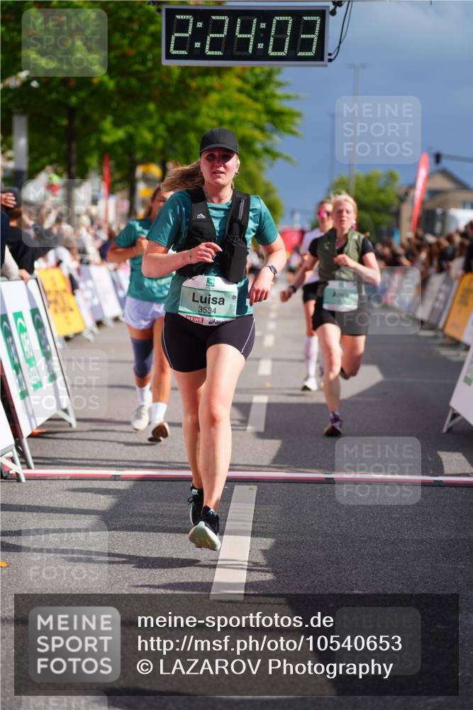 20.09.2026 - PSD Bank Halbmarathon LAZAROV Photography http://msf.ph/oto/10540653 20.09.2026 12:24:02 Ziel 1136, 1811, 1913, 2150, 2889, 3534, 3830 meine-sportfotos.de