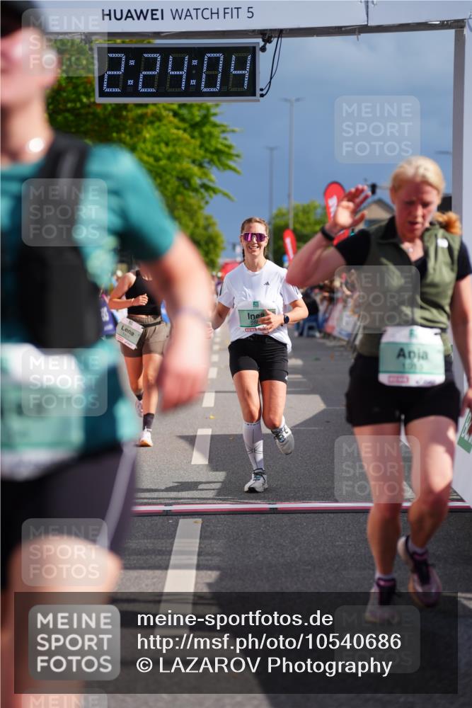 20.09.2026 - PSD Bank Halbmarathon LAZAROV Photography http://msf.ph/oto/10540686 20.09.2026 12:24:04 Ziel 1136, 1811, 1913, 2889, 3534, 3830 meine-sportfotos.de