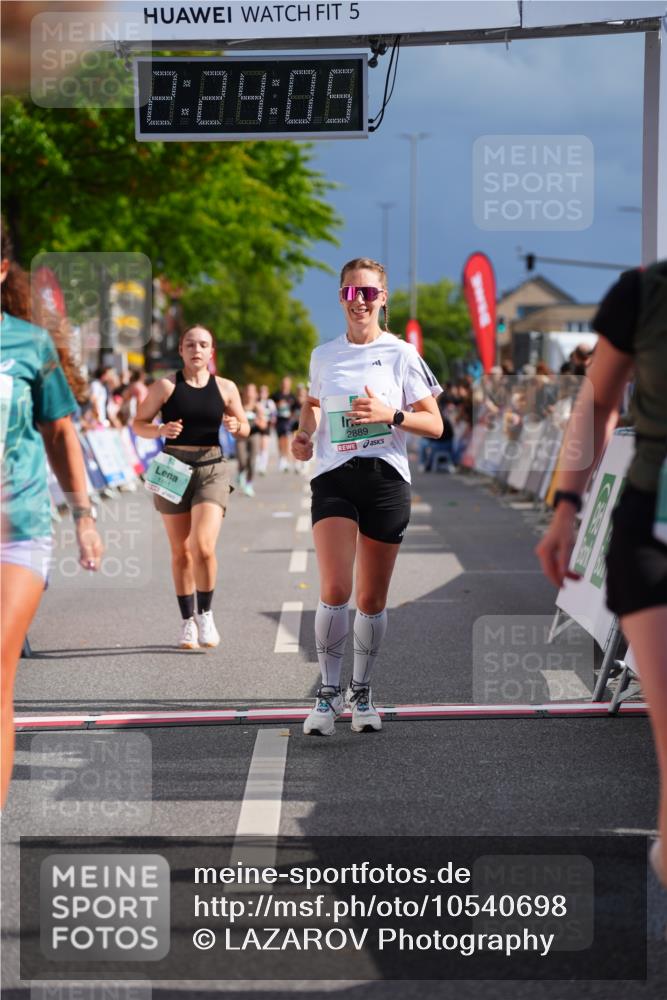 20.09.2026 - PSD Bank Halbmarathon LAZAROV Photography http://msf.ph/oto/10540698 20.09.2026 12:24:04 Ziel 1136, 1811, 1913, 2889, 3534, 3830 meine-sportfotos.de