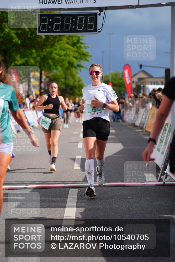 20.09.2026 - PSD Bank Halbmarathon LAZAROV Photography http://msf.ph/oto/10540705 20.09.2026 12:24:04 Ziel 1136, 1811, 1913, 2889, 3534, 3830 meine-sportfotos.de