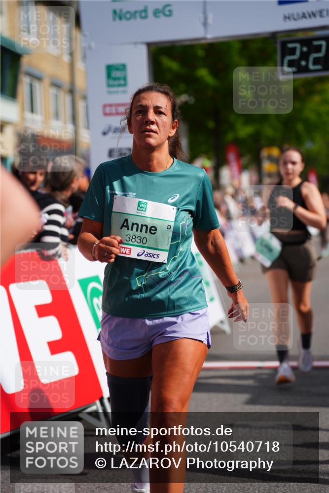 20.09.2026 - PSD Bank Halbmarathon LAZAROV Photography http://msf.ph/oto/10540718 20.09.2026 12:24:05 Ziel 1811, 1913, 2889, 3534, 3830 meine-sportfotos.de