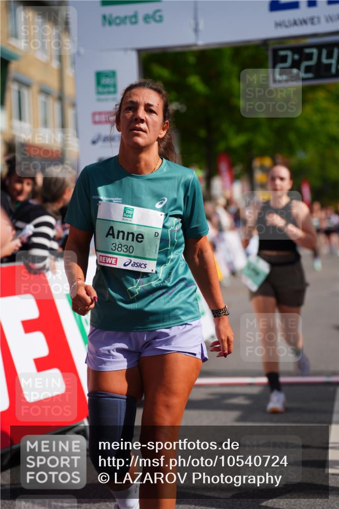 20.09.2026 - PSD Bank Halbmarathon LAZAROV Photography http://msf.ph/oto/10540724 20.09.2026 12:24:06 Ziel 1811, 1913, 2889, 3534, 3830 meine-sportfotos.de