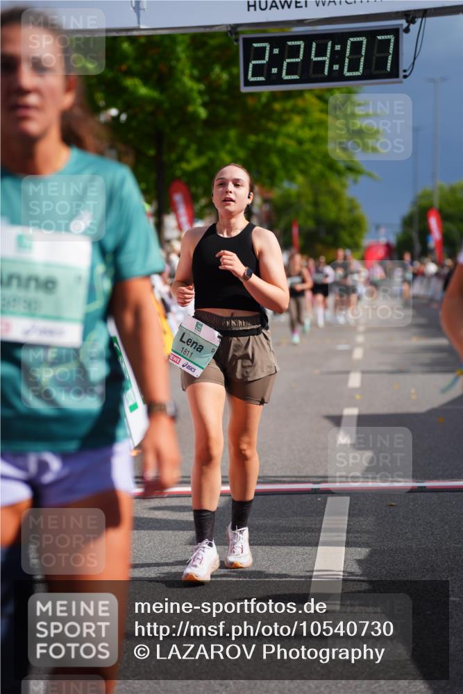 20.09.2026 - PSD Bank Halbmarathon LAZAROV Photography http://msf.ph/oto/10540730 20.09.2026 12:24:06 Ziel 1811, 1913, 2889, 3534, 3830 meine-sportfotos.de