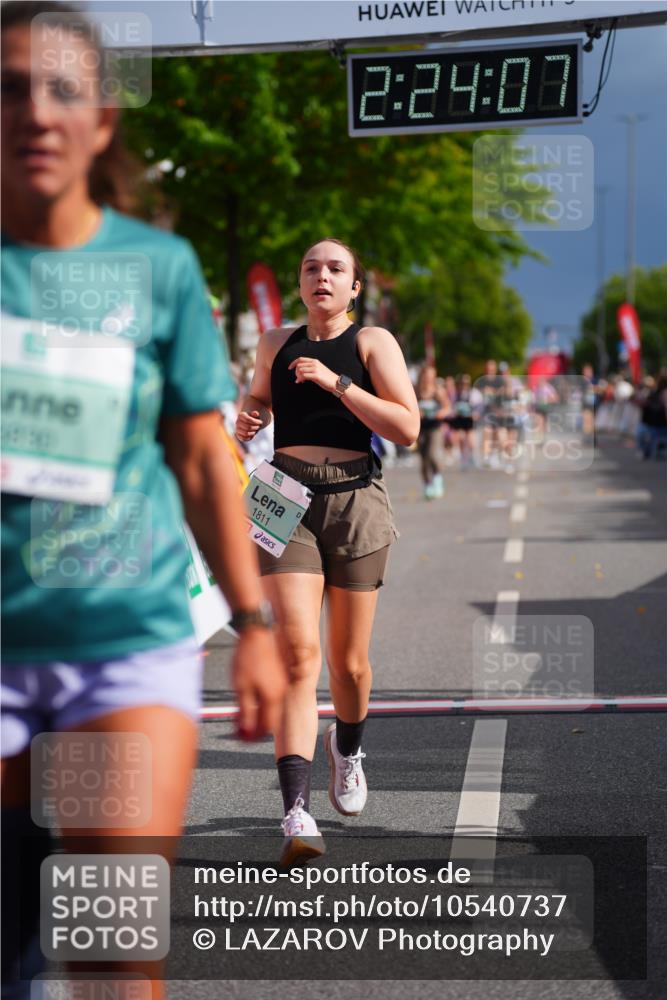 20.09.2026 - PSD Bank Halbmarathon LAZAROV Photography http://msf.ph/oto/10540737 20.09.2026 12:24:06 Ziel 1811, 1913, 2889, 3534, 3830 meine-sportfotos.de