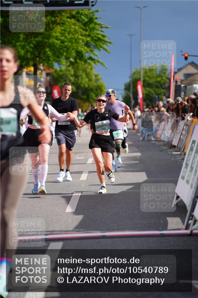 20.09.2026 - PSD Bank Halbmarathon LAZAROV Photography http://msf.ph/oto/10540789 20.09.2026 12:24:15 Ziel 1423, 1578, 1608, 2112, 2664, 2679, 4727 meine-sportfotos.de