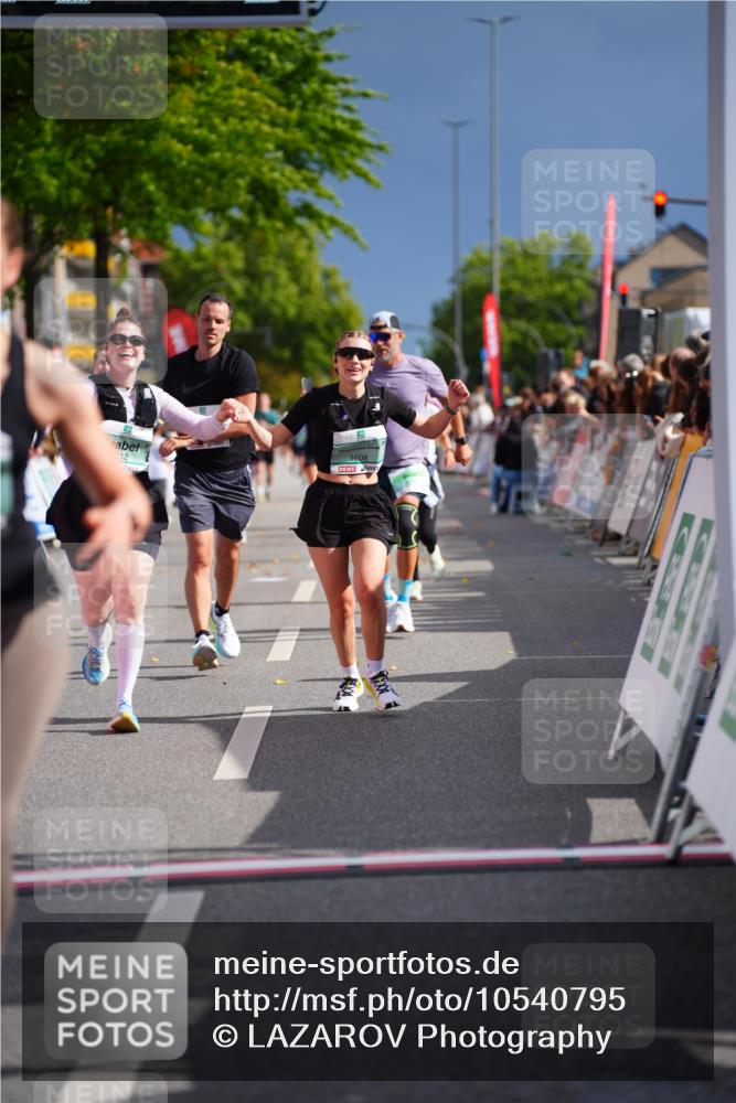20.09.2026 - PSD Bank Halbmarathon LAZAROV Photography http://msf.ph/oto/10540795 20.09.2026 12:24:15 Ziel 1423, 1578, 1608, 2112, 2664, 2679, 4727 meine-sportfotos.de