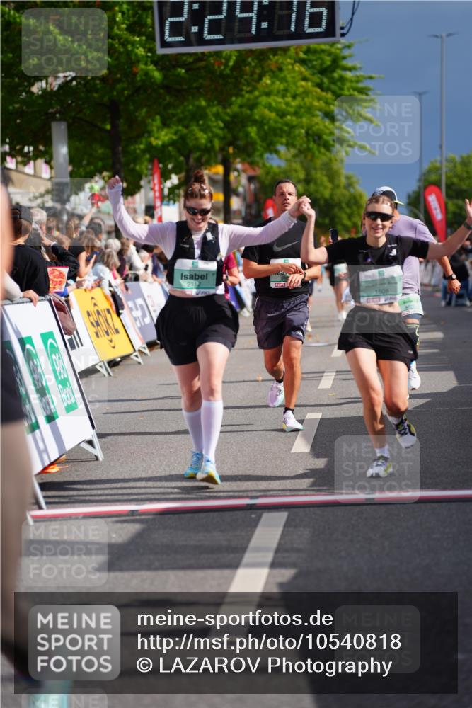 20.09.2026 - PSD Bank Halbmarathon LAZAROV Photography http://msf.ph/oto/10540818 20.09.2026 12:24:16 Ziel 1423, 1578, 1608, 2112, 2664, 2679, 4727 meine-sportfotos.de