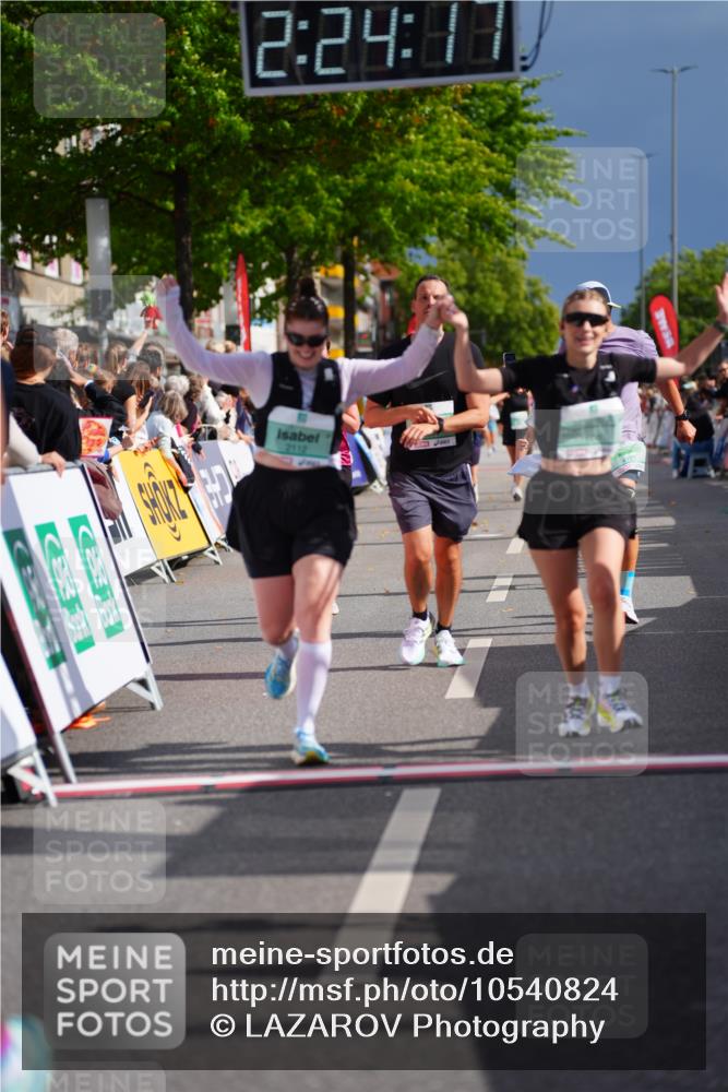 20.09.2026 - PSD Bank Halbmarathon LAZAROV Photography http://msf.ph/oto/10540824 20.09.2026 12:24:16 Ziel 1423, 1578, 1608, 2112, 2664, 2679, 4727 meine-sportfotos.de