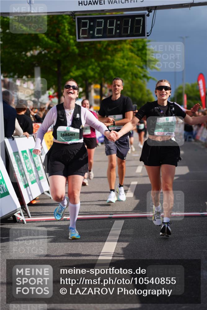 20.09.2026 - PSD Bank Halbmarathon LAZAROV Photography http://msf.ph/oto/10540855 20.09.2026 12:24:17 Ziel 1423, 1578, 1608, 1734, 2112, 2664, 2679, 4727 meine-sportfotos.de