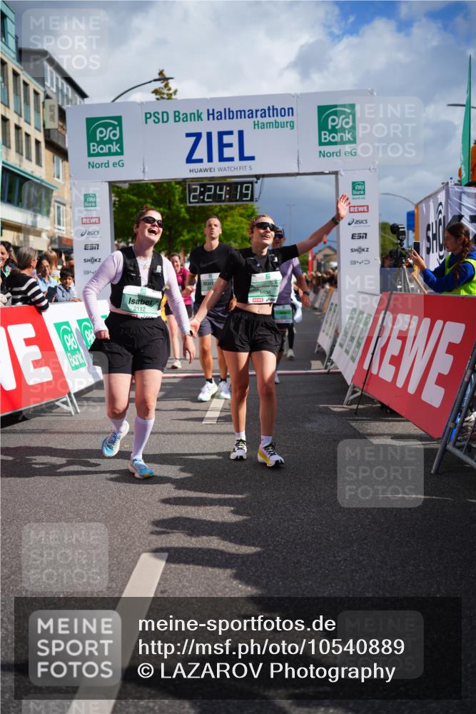 20.09.2026 - PSD Bank Halbmarathon LAZAROV Photography http://msf.ph/oto/10540889 20.09.2026 12:24:18 Ziel 1423, 1578, 1608, 1734, 2112, 2664, 2679, 4727 meine-sportfotos.de
