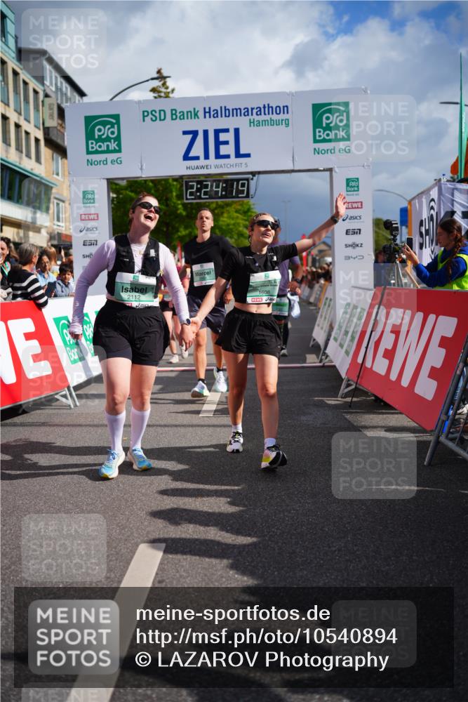 20.09.2026 - PSD Bank Halbmarathon LAZAROV Photography http://msf.ph/oto/10540894 20.09.2026 12:24:18 Ziel 1423, 1578, 1608, 1734, 2112, 2664, 2679, 4727 meine-sportfotos.de