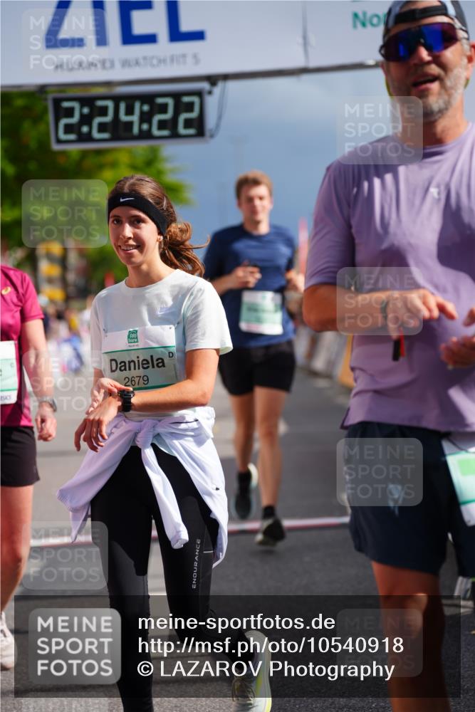 20.09.2026 - PSD Bank Halbmarathon LAZAROV Photography http://msf.ph/oto/10540918 20.09.2026 12:24:21 Ziel 1423, 1578, 1608, 1734, 2112, 2664, 2679, 2960, 4727 meine-sportfotos.de