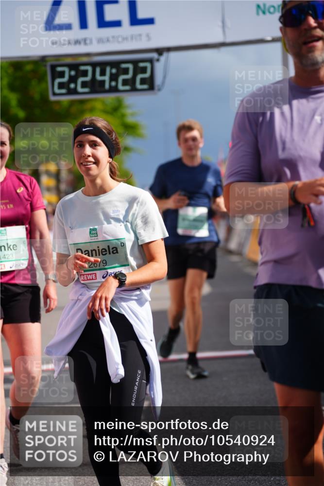 20.09.2026 - PSD Bank Halbmarathon LAZAROV Photography http://msf.ph/oto/10540924 20.09.2026 12:24:21 Ziel 1423, 1578, 1608, 1734, 2112, 2664, 2679, 2960, 4727 meine-sportfotos.de