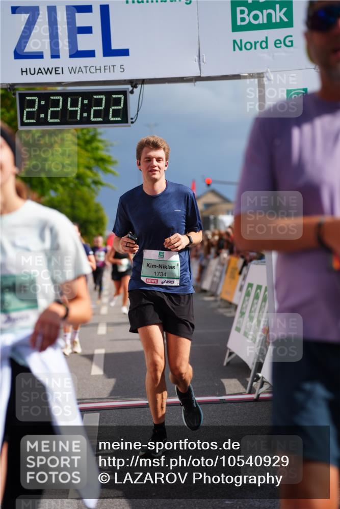 20.09.2026 - PSD Bank Halbmarathon LAZAROV Photography http://msf.ph/oto/10540929 20.09.2026 12:24:22 Ziel 1423, 1578, 1608, 1734, 1794, 2112, 2664, 2679, 2960, 4727 meine-sportfotos.de