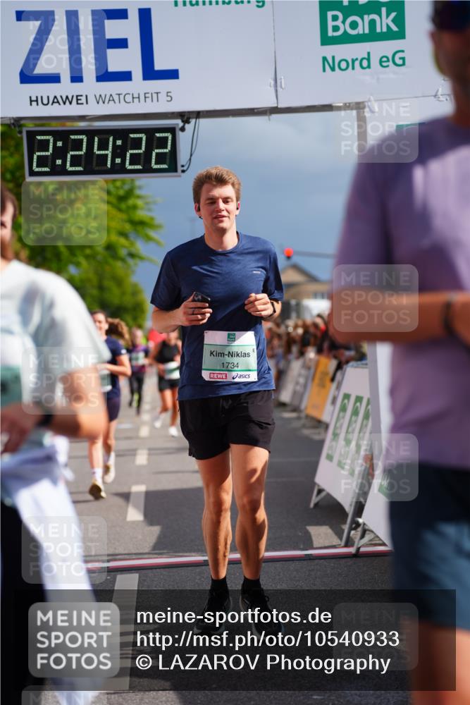 20.09.2026 - PSD Bank Halbmarathon LAZAROV Photography http://msf.ph/oto/10540933 20.09.2026 12:24:22 Ziel 1423, 1578, 1608, 1734, 1794, 2112, 2664, 2679, 2960, 4727 meine-sportfotos.de