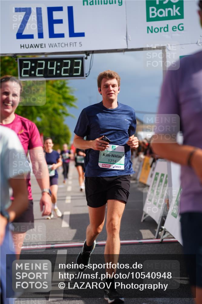 20.09.2026 - PSD Bank Halbmarathon LAZAROV Photography http://msf.ph/oto/10540948 20.09.2026 12:24:22 Ziel 1423, 1578, 1608, 1734, 1794, 2112, 2664, 2679, 2960, 4727 meine-sportfotos.de