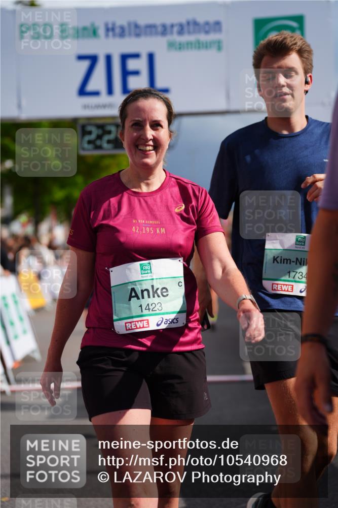 20.09.2026 - PSD Bank Halbmarathon LAZAROV Photography http://msf.ph/oto/10540968 20.09.2026 12:24:23 Ziel 1423, 1608, 1734, 1794, 2112, 2664, 2679, 2960, 4727 meine-sportfotos.de