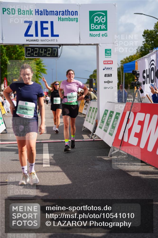 20.09.2026 - PSD Bank Halbmarathon LAZAROV Photography http://msf.ph/oto/10541010 20.09.2026 12:24:27 Ziel 1423, 1573, 1734, 1794, 2107, 2679, 2960, 3517 meine-sportfotos.de