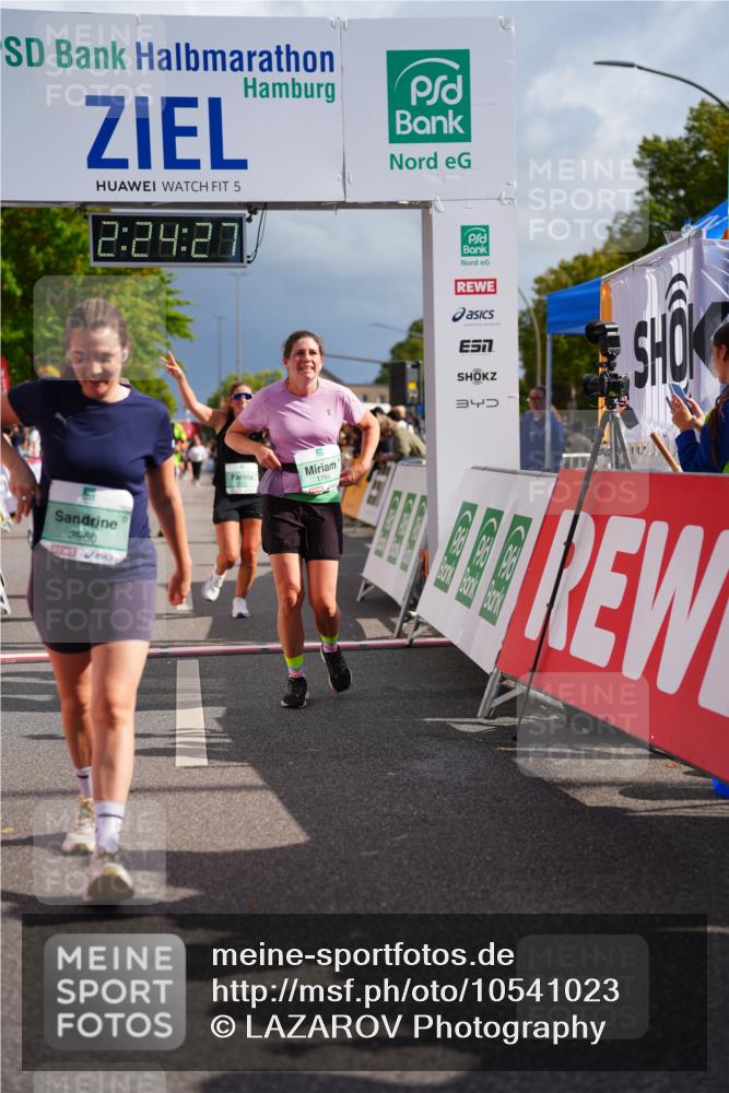 20.09.2026 - PSD Bank Halbmarathon LAZAROV Photography http://msf.ph/oto/10541023 20.09.2026 12:24:27 Ziel 1423, 1573, 1734, 1794, 2107, 2679, 2960, 3517 meine-sportfotos.de