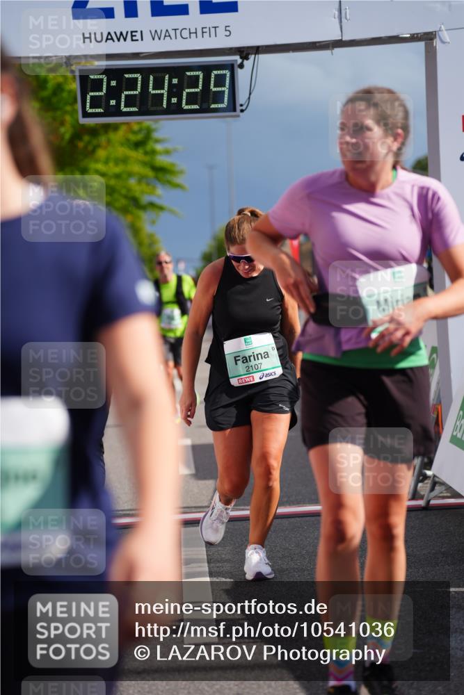 20.09.2026 - PSD Bank Halbmarathon LAZAROV Photography http://msf.ph/oto/10541036 20.09.2026 12:24:28 Ziel 1573, 1734, 1794, 2107, 2960, 3517 meine-sportfotos.de