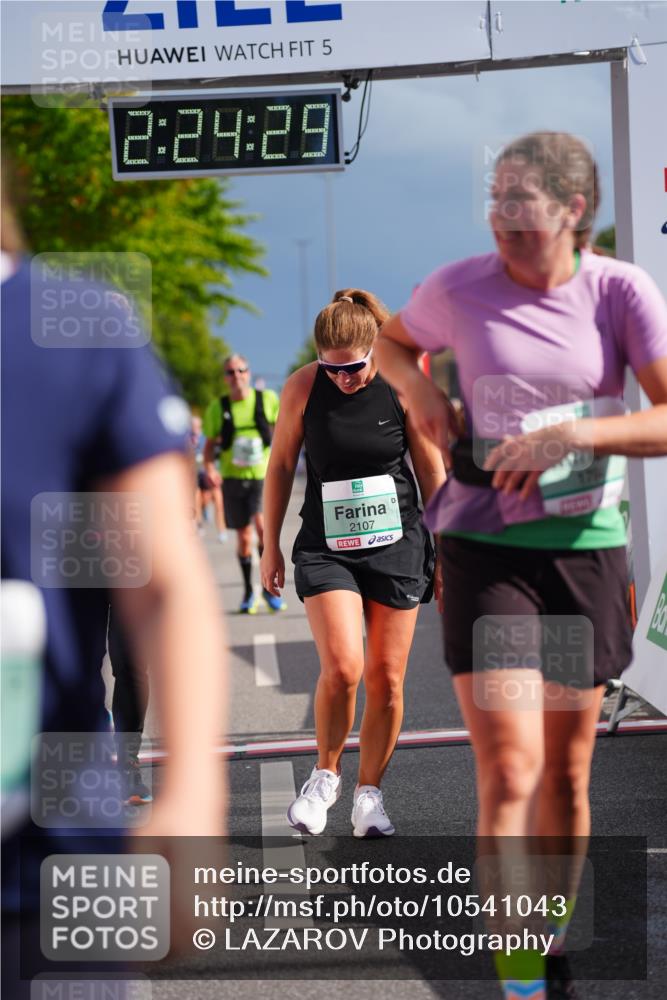20.09.2026 - PSD Bank Halbmarathon LAZAROV Photography http://msf.ph/oto/10541043 20.09.2026 12:24:29 Ziel 1573, 1734, 1794, 2107, 2960, 3517 meine-sportfotos.de