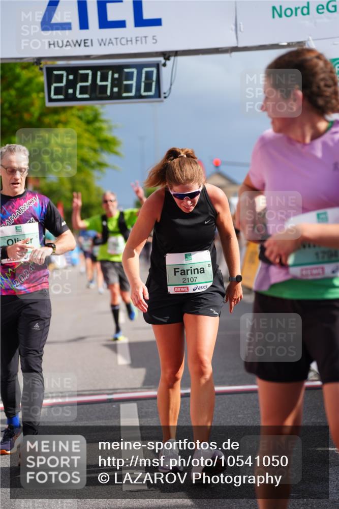 20.09.2026 - PSD Bank Halbmarathon LAZAROV Photography http://msf.ph/oto/10541050 20.09.2026 12:24:29 Ziel 1573, 1734, 1794, 2107, 2960, 3517 meine-sportfotos.de