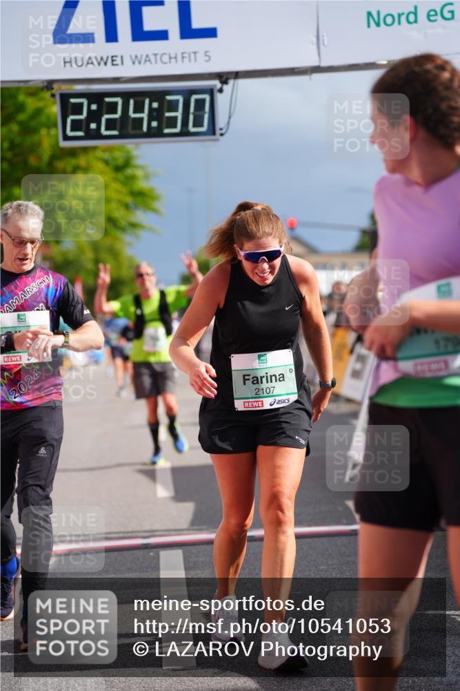 20.09.2026 - PSD Bank Halbmarathon LAZAROV Photography http://msf.ph/oto/10541053 20.09.2026 12:24:29 Ziel 1573, 1734, 1794, 2107, 2960, 3517 meine-sportfotos.de