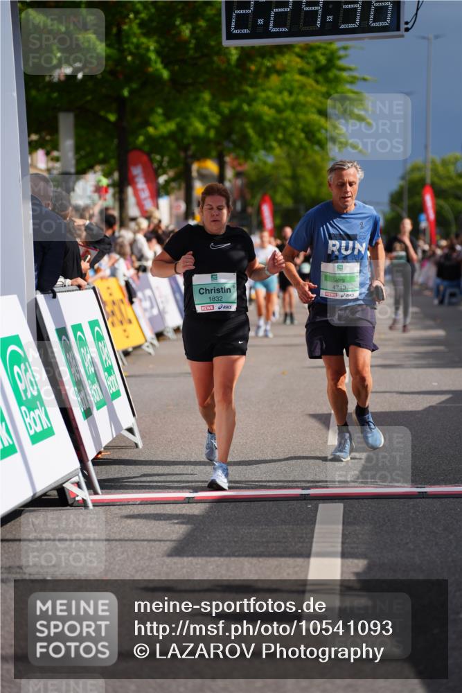 20.09.2026 - PSD Bank Halbmarathon LAZAROV Photography http://msf.ph/oto/10541093 20.09.2026 12:24:35 Ziel 1573, 1832, 2107, 3517, 4713 meine-sportfotos.de