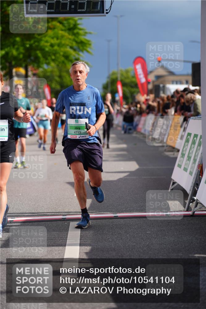 20.09.2026 - PSD Bank Halbmarathon LAZAROV Photography http://msf.ph/oto/10541104 20.09.2026 12:24:36 Ziel 1573, 1832, 2107, 3517, 4034, 4713 meine-sportfotos.de
