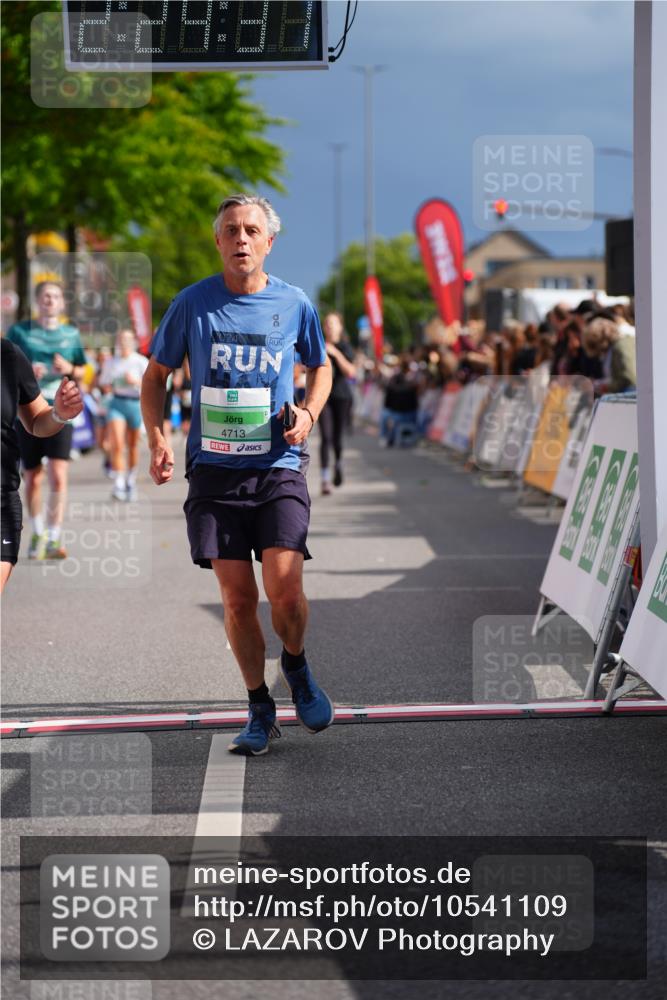 20.09.2026 - PSD Bank Halbmarathon LAZAROV Photography http://msf.ph/oto/10541109 20.09.2026 12:24:36 Ziel 1573, 1832, 2107, 3517, 4034, 4713 meine-sportfotos.de