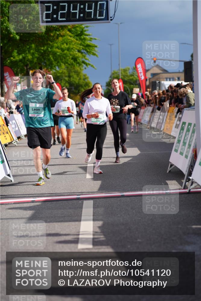 20.09.2026 - PSD Bank Halbmarathon LAZAROV Photography http://msf.ph/oto/10541120 20.09.2026 12:24:40 Ziel 1644, 1832, 1857, 2289, 2442, 4034, 4713 meine-sportfotos.de
