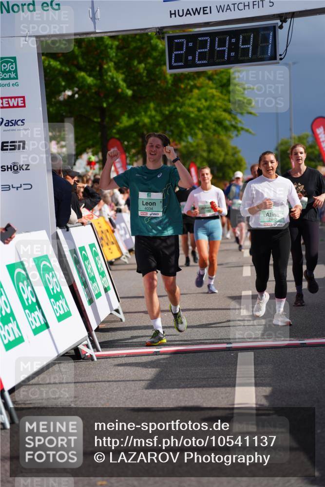 20.09.2026 - PSD Bank Halbmarathon LAZAROV Photography http://msf.ph/oto/10541137 20.09.2026 12:24:41 Ziel 1644, 1832, 1857, 2289, 2442, 3533, 4034, 4713 meine-sportfotos.de