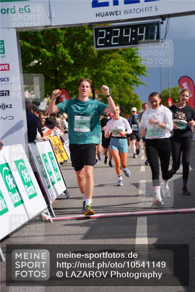 20.09.2026 - PSD Bank Halbmarathon LAZAROV Photography http://msf.ph/oto/10541149 20.09.2026 12:24:41 Ziel 1644, 1832, 1857, 2289, 2442, 3533, 4034, 4713 meine-sportfotos.de