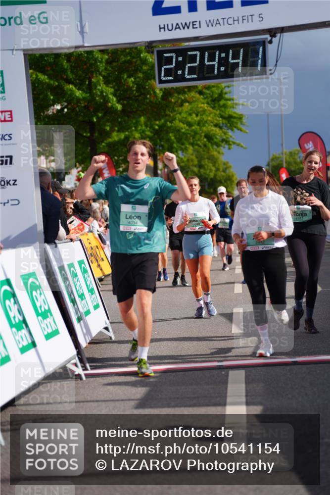 20.09.2026 - PSD Bank Halbmarathon LAZAROV Photography http://msf.ph/oto/10541154 20.09.2026 12:24:41 Ziel 1644, 1832, 1857, 2289, 2442, 3533, 4034, 4713 meine-sportfotos.de