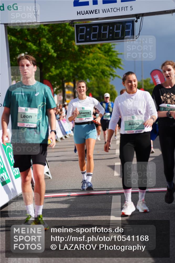 20.09.2026 - PSD Bank Halbmarathon LAZAROV Photography http://msf.ph/oto/10541168 20.09.2026 12:24:43 Ziel 1161, 1644, 1688, 1768, 1832, 1857, 2289, 2442, 3453, 3533, 4034, 4332, 4713 meine-sportfotos.de